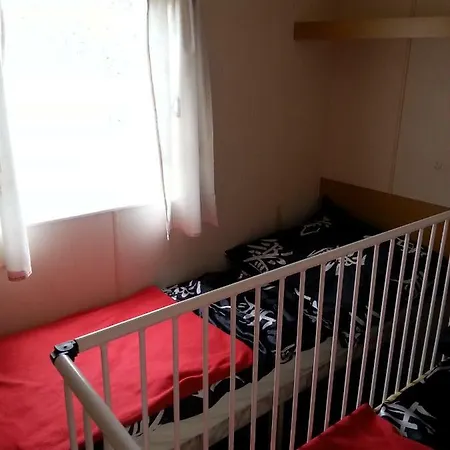 度假居 Domki